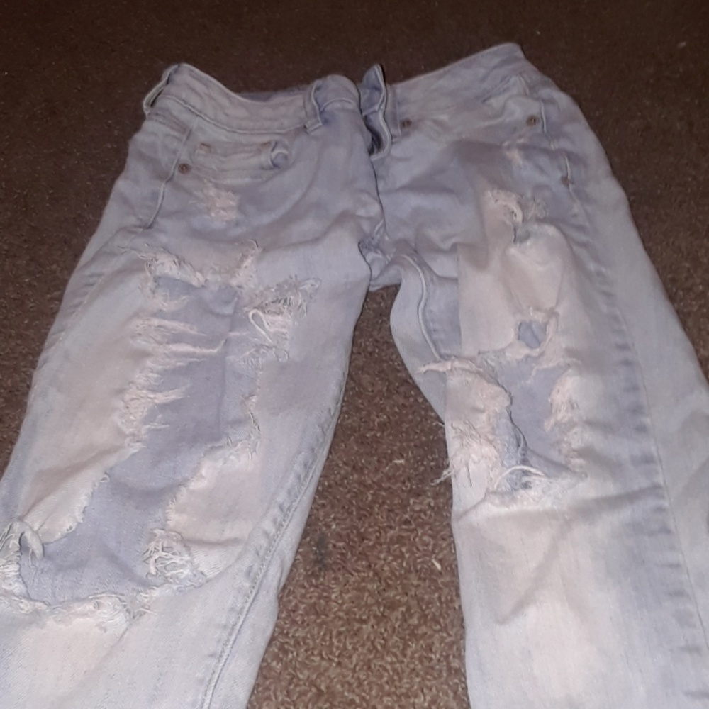 American eagle outfitters ripped boyfriend jeans
